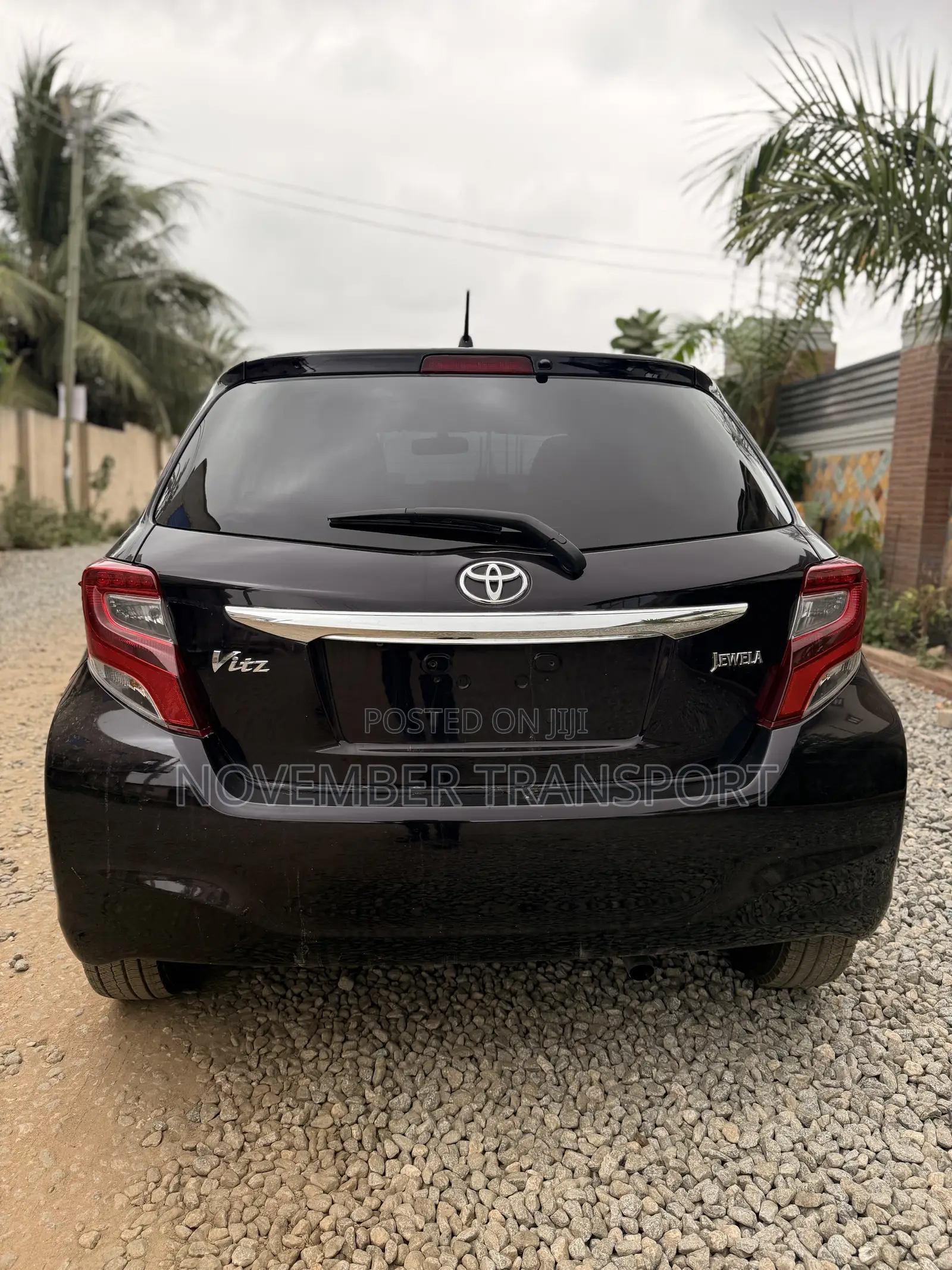 Toyota Vitz 1.3 FWD 5dr 2015 Burgundy