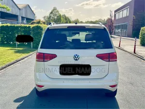 Volkswagen Touran 2024 Beige