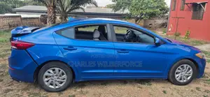 Hyundai Elantra SE Sedan FWD (2.0L 4cyl 6M) 2017 Blue