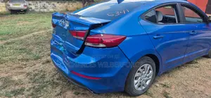 Hyundai Elantra SE Sedan FWD (2.0L 4cyl 6M) 2017 Blue
