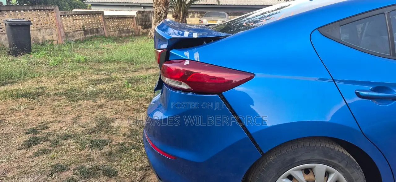 Hyundai Elantra SE Sedan FWD (2.0L 4cyl 6M) 2017 Blue