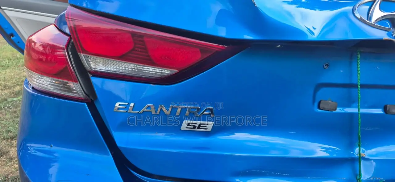 Hyundai Elantra SE Sedan FWD (2.0L 4cyl 6M) 2017 Blue