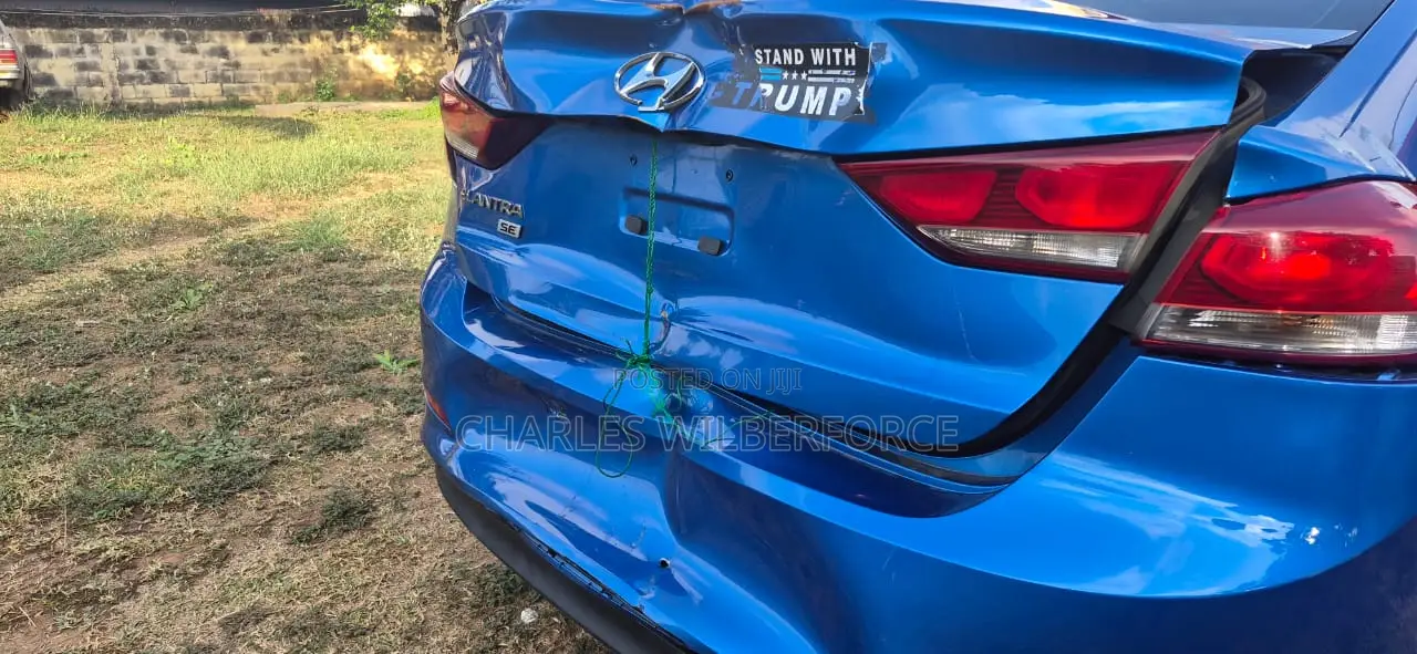 Hyundai Elantra SE Sedan FWD (2.0L 4cyl 6M) 2017 Blue