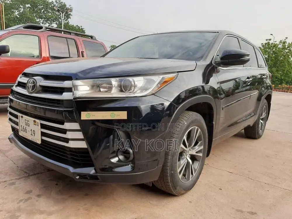 Toyota Highlander LE 4x4 V6 (3.5L 6cyl 8A) 2017 Black