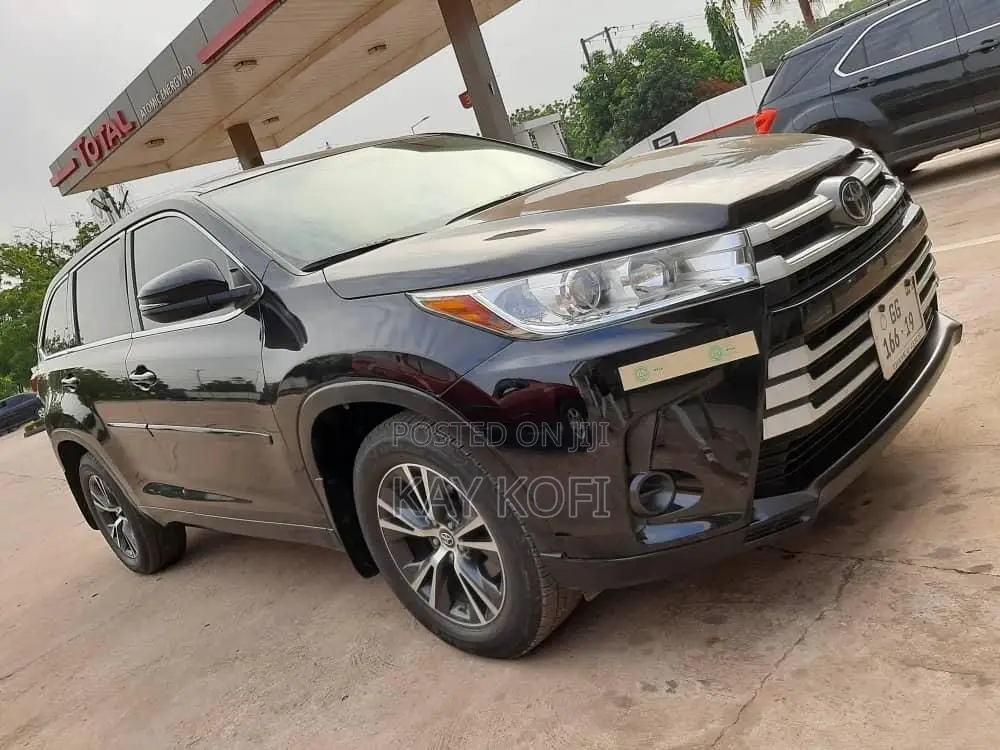 Toyota Highlander LE 4x4 V6 (3.5L 6cyl 8A) 2017 Black