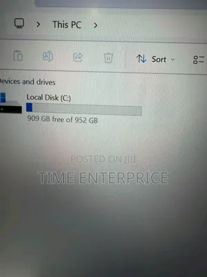New Laptop Asus ROG Strix G17 16GB AMD Ryzen 9 SSD 1T