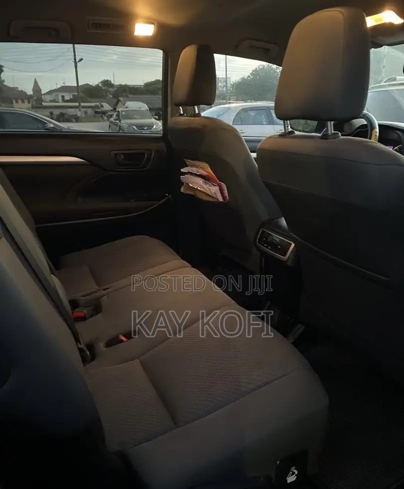 Toyota Highlander LE 4x4 V6 (3.5L 6cyl 8A) 2017 Black