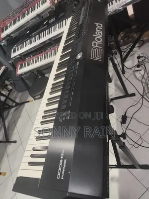 Roland RD 2000