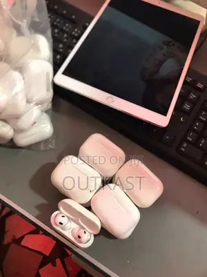Original Air Pod Pro
2nd 3rd Gen
Strong Battery