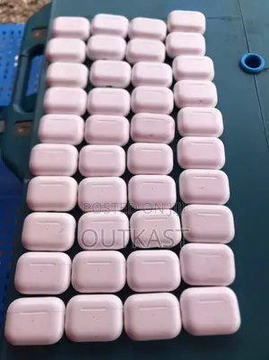 Original Air Pod Pro
2nd 3rd Gen
Strong Battery