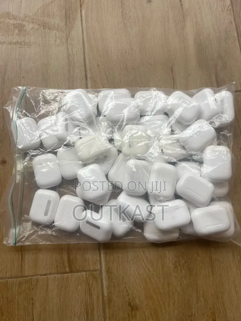 Original Air Pod Pro
2nd 3rd Gen
Strong Battery