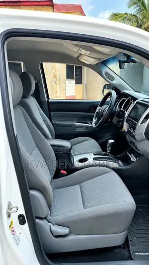 Toyota Tacoma PreRunner V6 4dr Double Cab 5.0 ft. SB (4.0L 6cyl 5A)