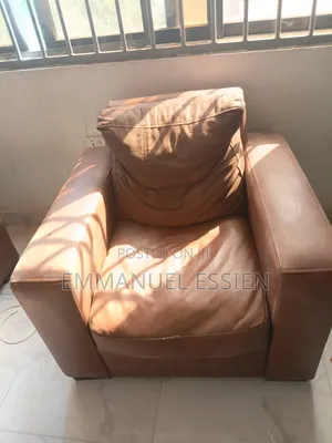 Living Room 100% Leather Sofa for Quick Sale