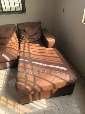 Living Room 100% Leather Sofa for Quick Sale