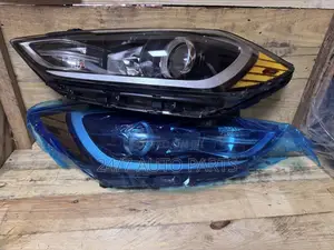 Hyundai Elantra 17-18 Headlight
