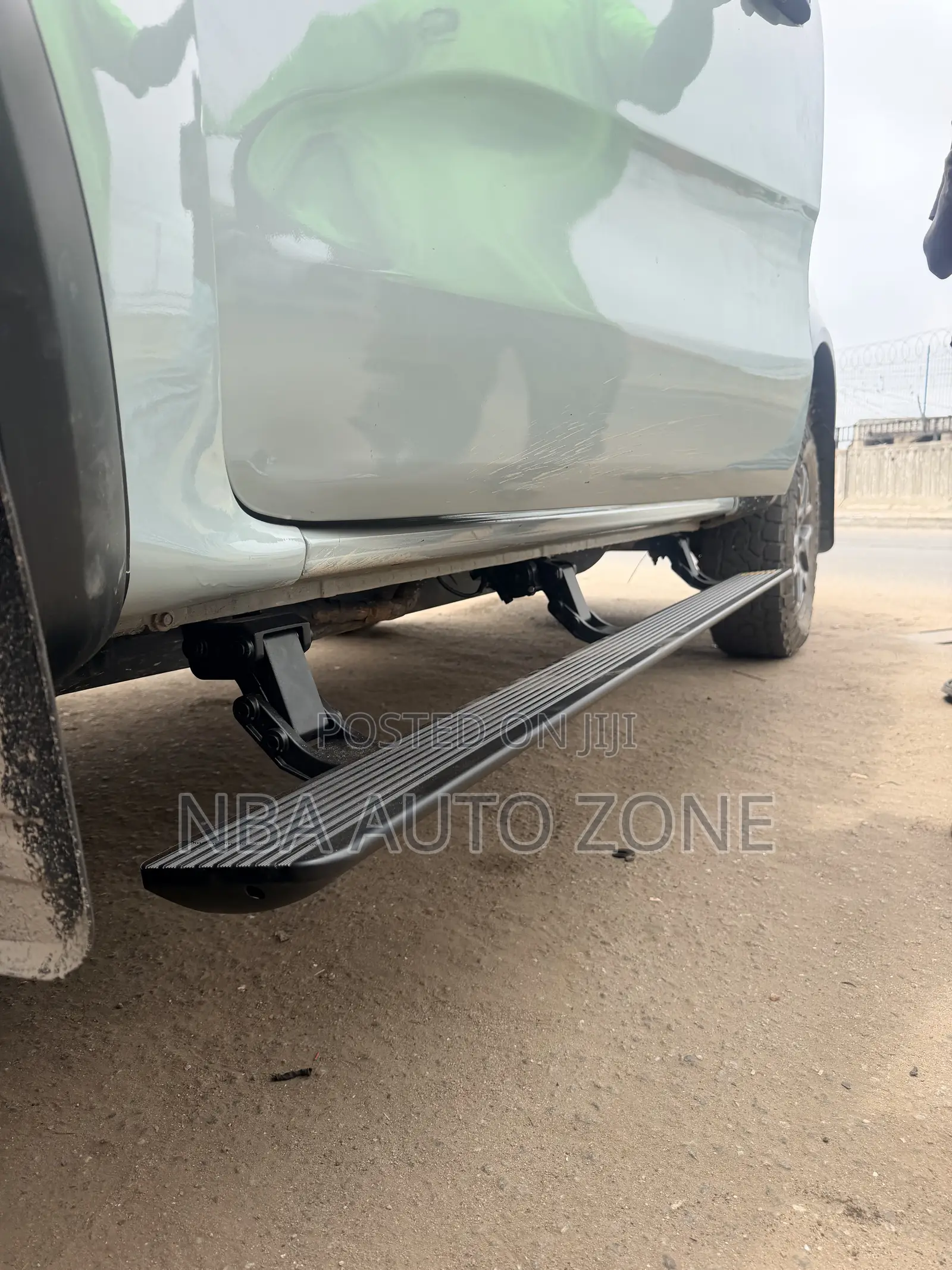 Automatic Foldable Side Step{Ford-F150,ram Hilux}(4x4) 2016-2026