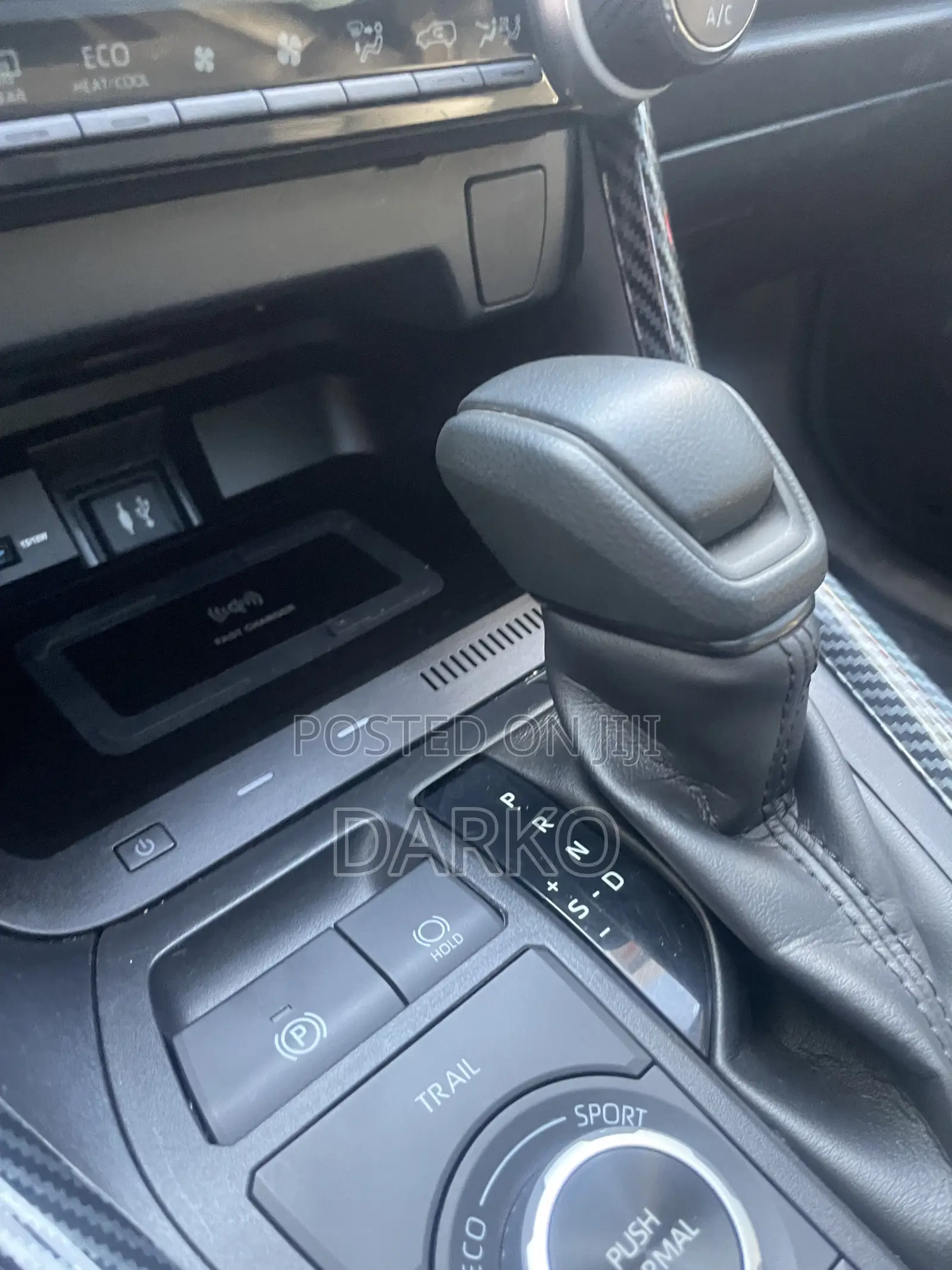 Toyota RAV4 XLE FWD 2020 Black