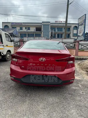 Hyundai Elantra SE 2019 Red