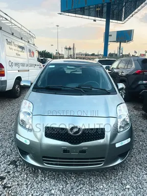 Toyota Vitz 1.3 FWD 5dr 2010 Gray
