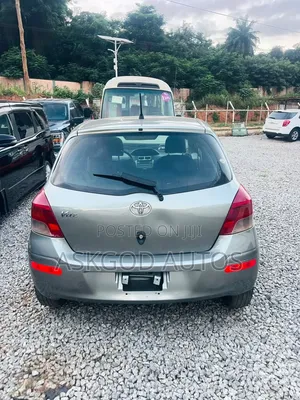 Toyota Vitz 1.3 FWD 5dr 2010 Gray