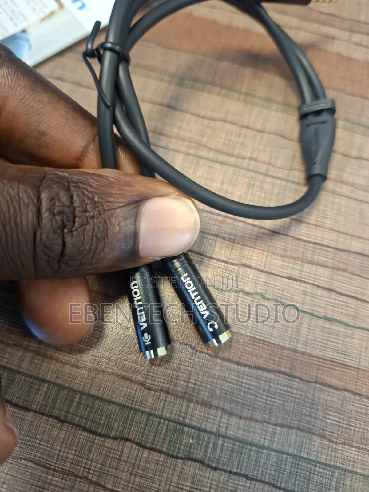 Headset Splitter to Mic and Earphone 3.5mm Jack