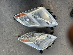 Toyota Prius 2004-2009 Headlight Pair