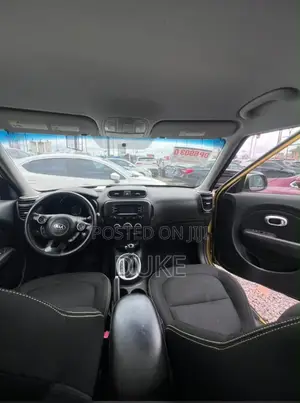Kia Soul Hatchback 2016 Gold
