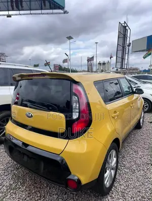 Kia Soul Hatchback 2016 Gold