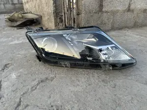 Ford Fusion 2010 Headlight Pair