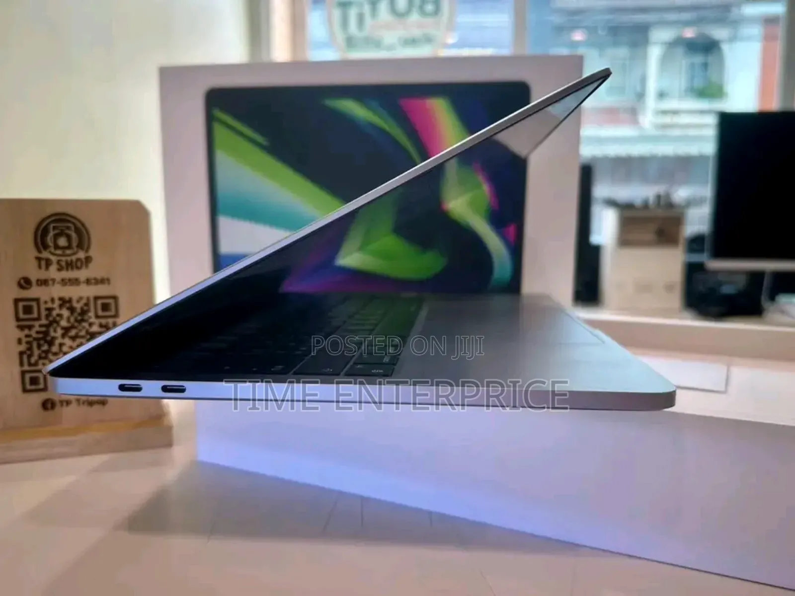 New Laptop Apple MacBook Pro 2020 M1 16GB Apple M1 SSD 512GB