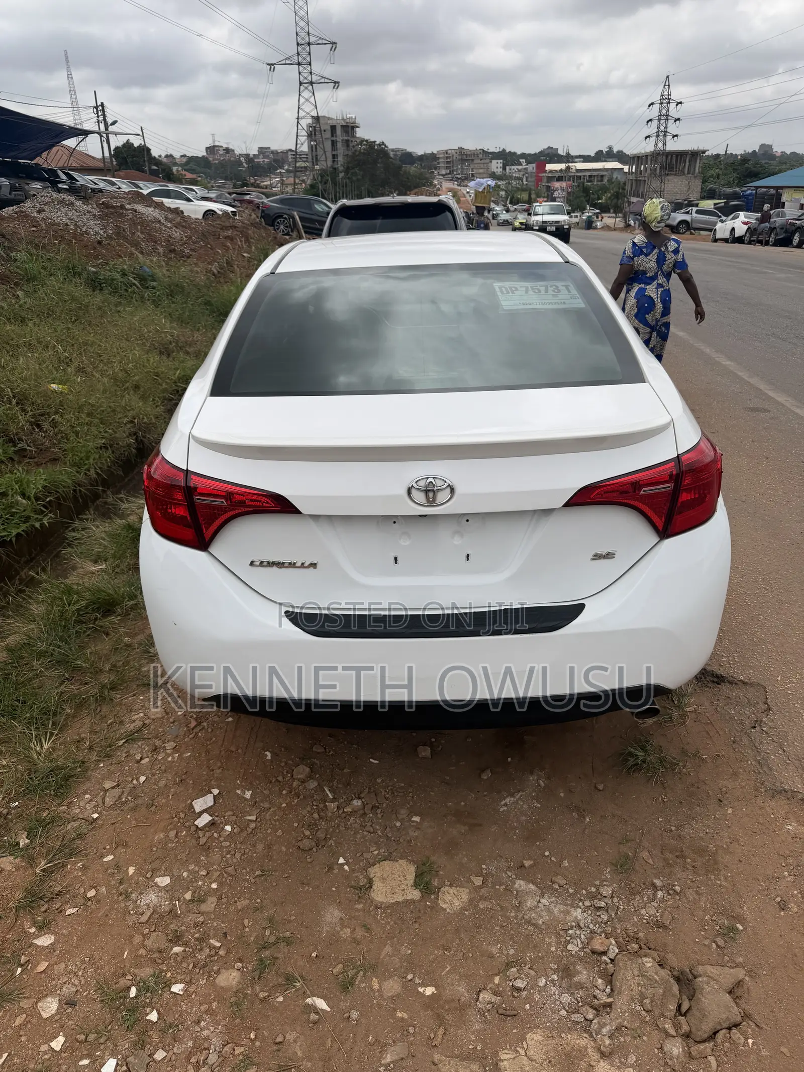Toyota Corolla SE (1.8L 4cyl 2A) 2018 White