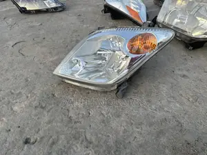 Scion XA 2004-2005 Headlight Pair