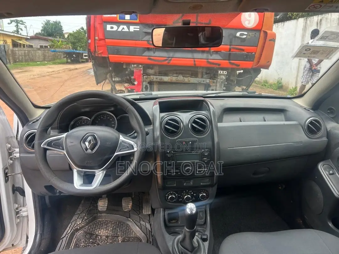 Renault Duster 2018 White