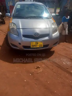 Toyota Yaris 2010 Yellow