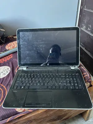 Laptop HP 550 8GB Intel Core i3 SSHD+SSD 1T