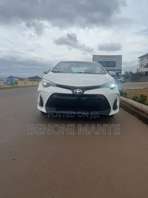 Toyota Corolla LE (1.8L 4cyl 2A) 2019 White