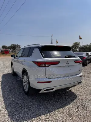 Mitsubishi Outlander 2.4 PHEV AWD 2023 White