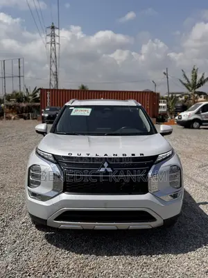 Mitsubishi Outlander 2.4 PHEV AWD 2023 White