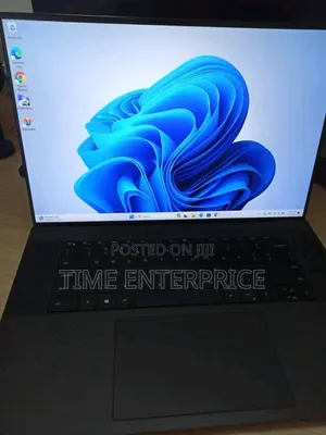 New Laptop Dell Precision 3580 16GB Intel Core i7 SSD 512GB
