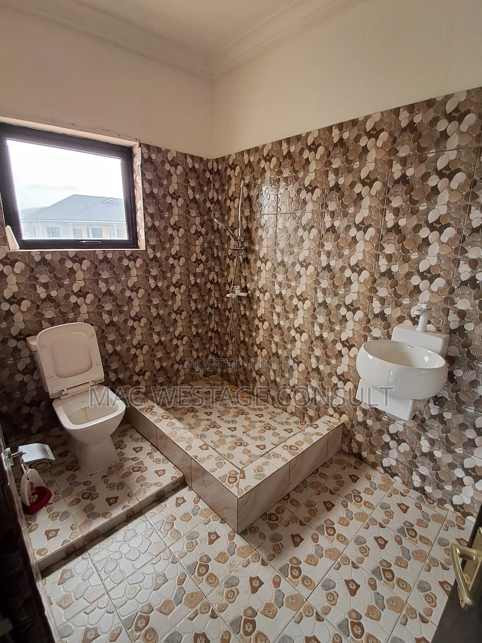 2bdrm Apartment in Oyarifa Mall Area for rent