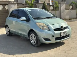 Toyota Vitz 1.5 FWD 3dr 2010 Blue