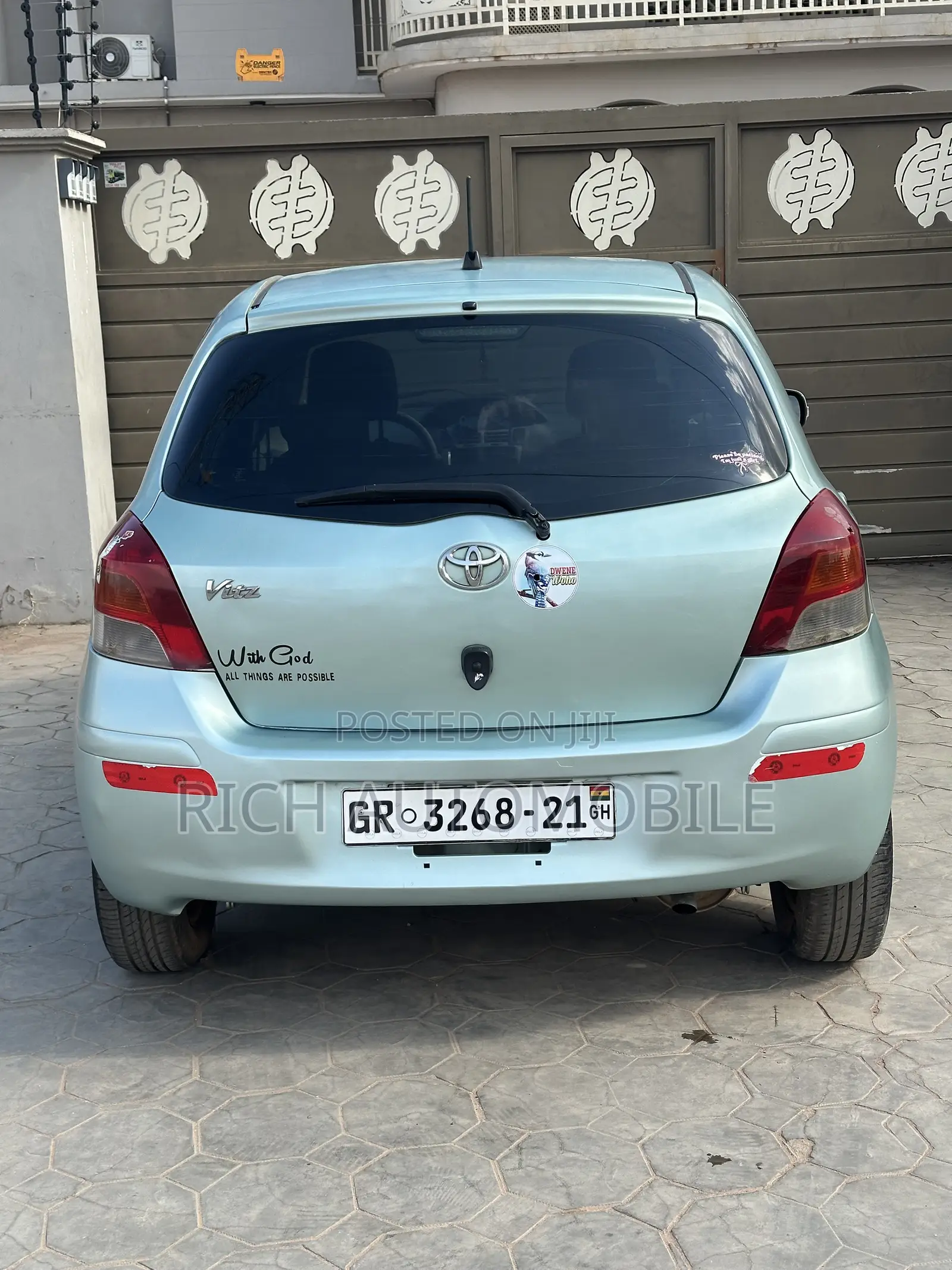 Toyota Vitz 1.5 FWD 3dr 2010 Blue