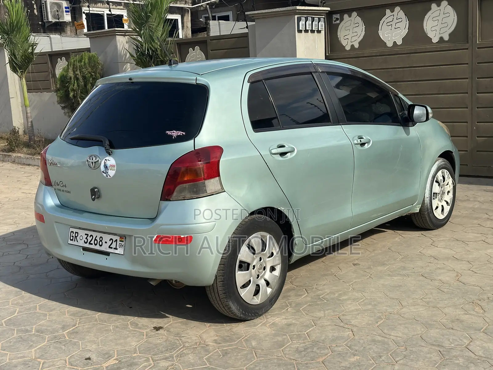 Toyota Vitz 1.5 FWD 3dr 2010 Blue