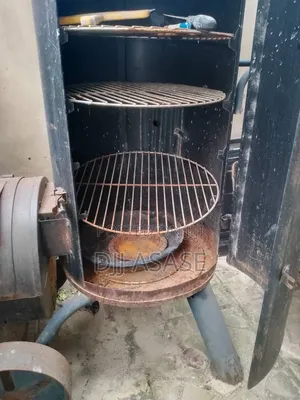 Vertical Offset Charcoal BBQ Smoker Grill