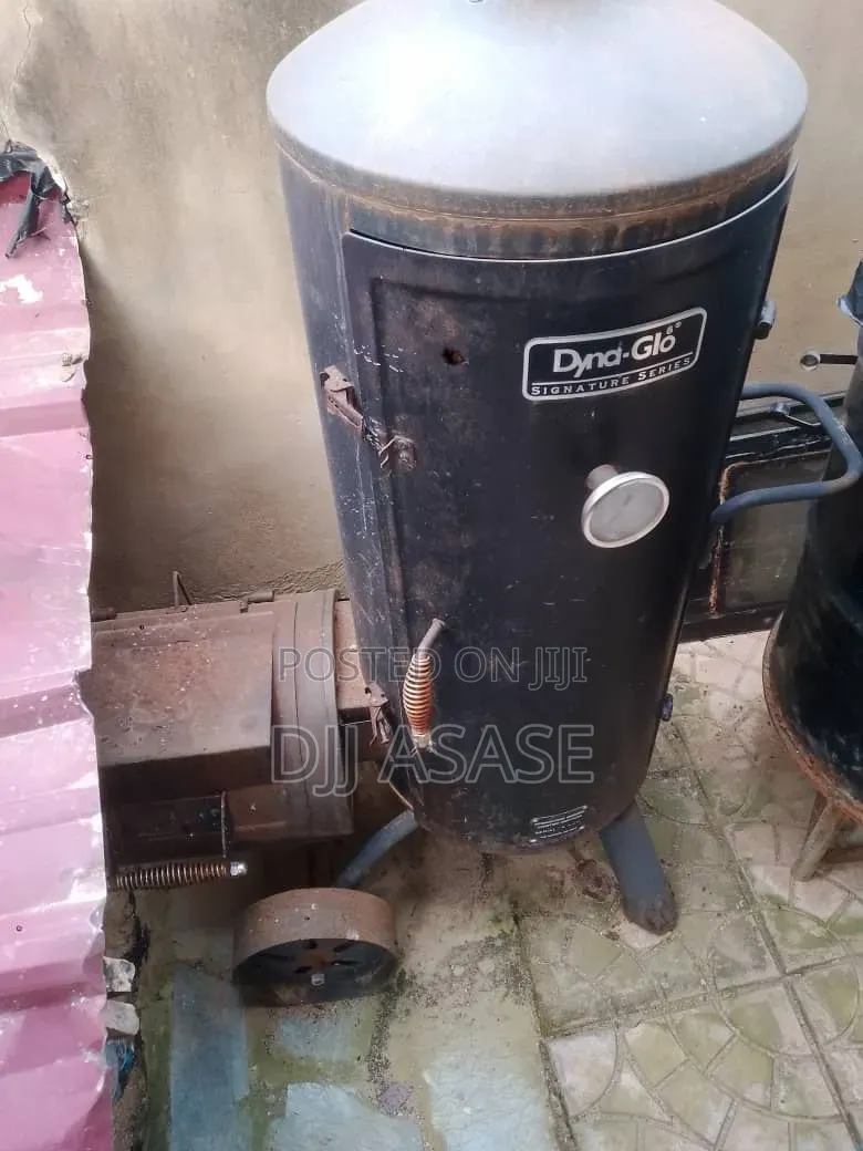 Vertical Offset Charcoal BBQ Smoker Grill