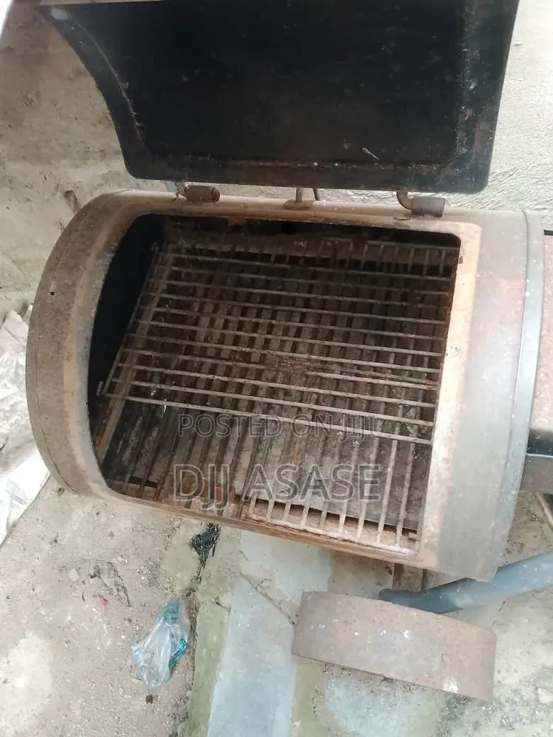 Vertical Offset Charcoal BBQ Smoker Grill