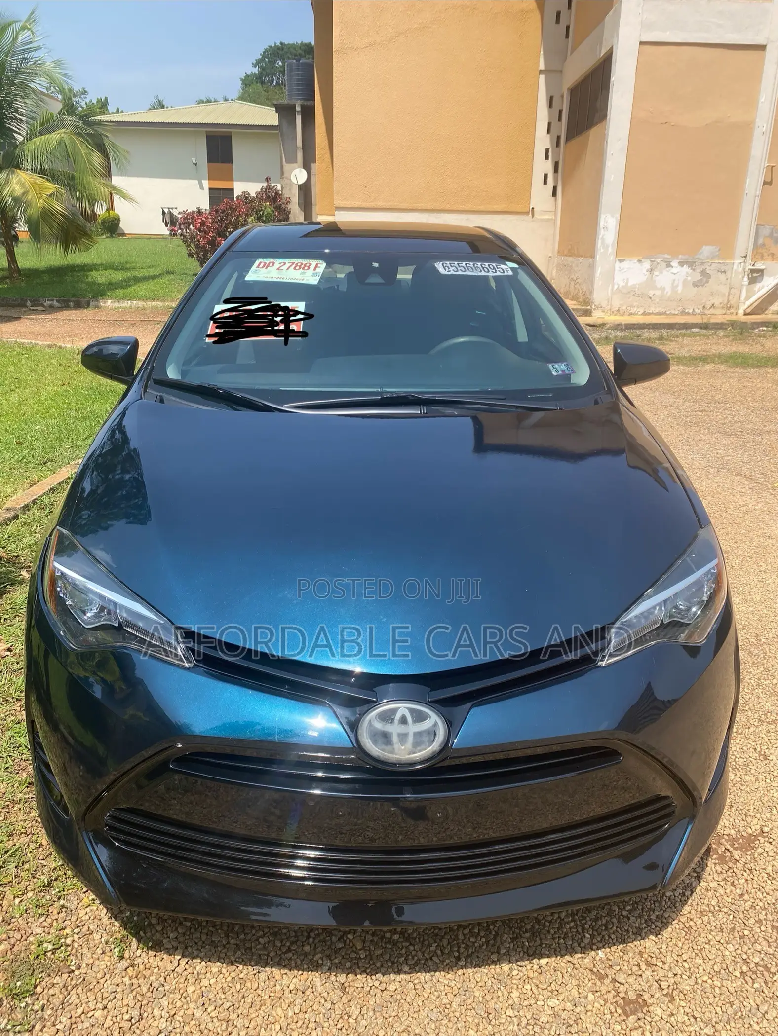 Toyota Corolla LE (1.8L 4cyl 2A) 2019 Blue