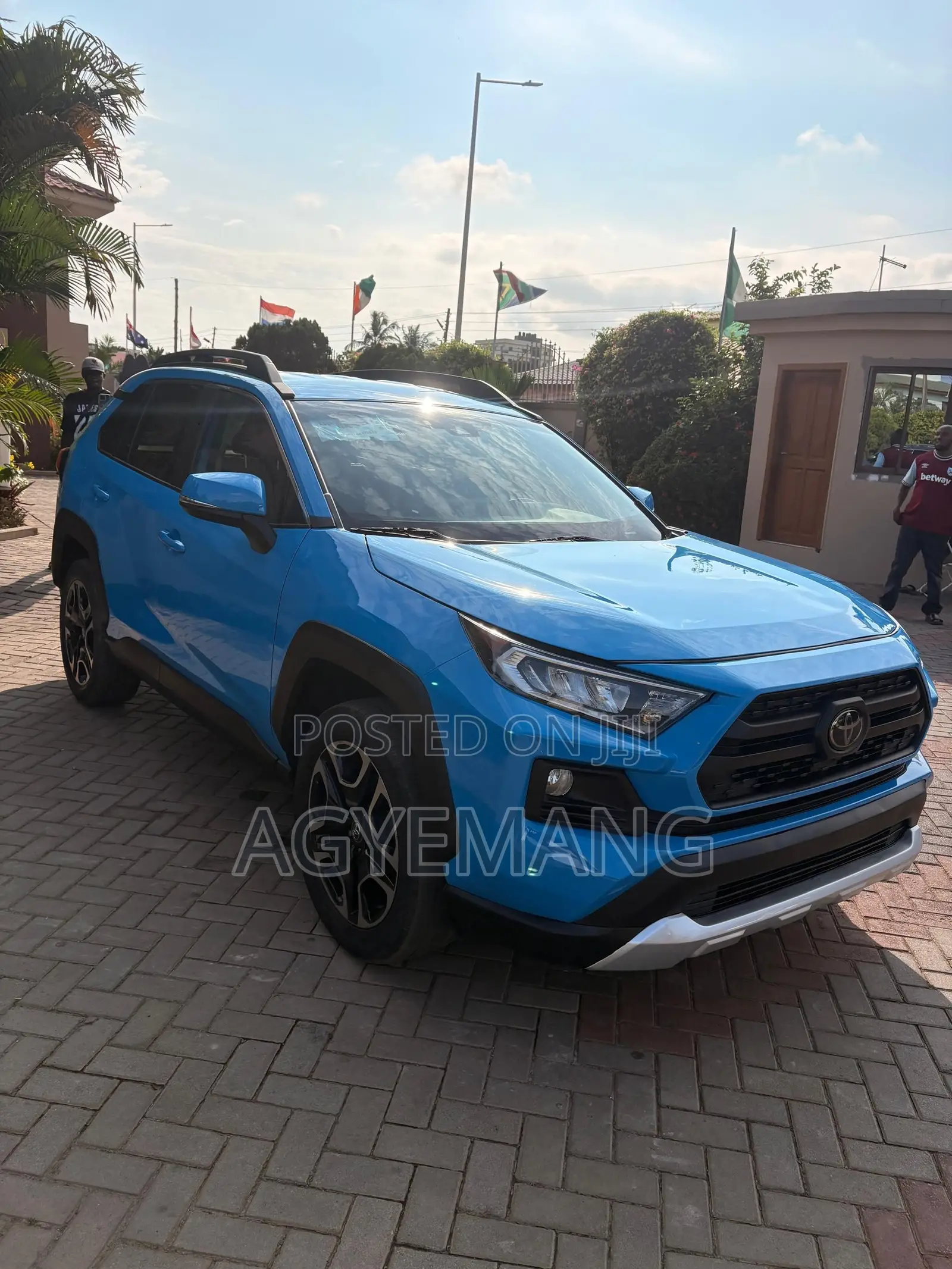 Toyota RAV4 2021 Blue