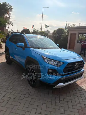 Toyota RAV4 2021 Blue