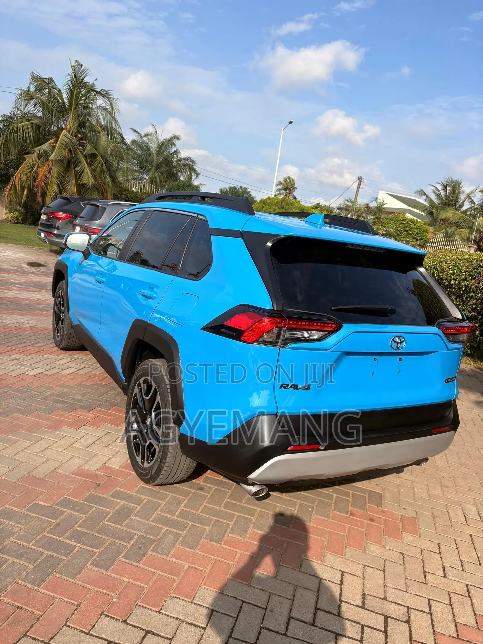 Toyota RAV4 2021 Blue